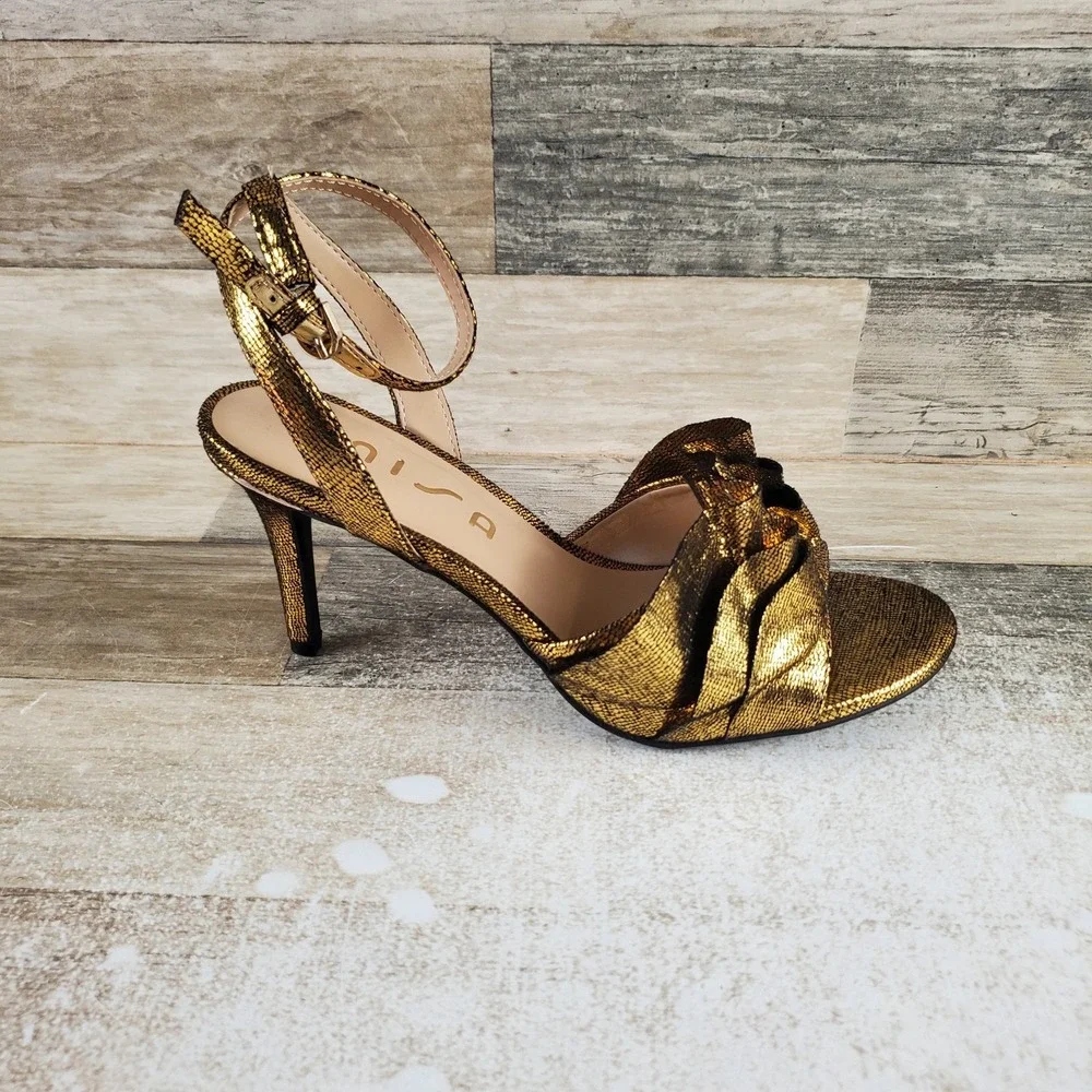 Unisa Fortesa Women Sandal Sz 8 M Gold Metallic Ruffle Ankle Strap Stiletto Heel